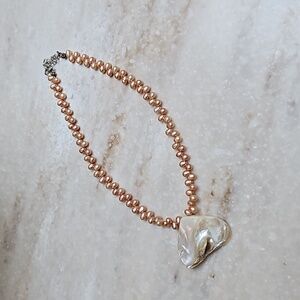 😍Pearl Bead Necklace w/ Shell Medallion 😍 NWOT